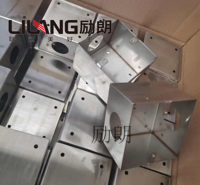 明裝不銹鋼過(guò)線(xiàn)盒316L